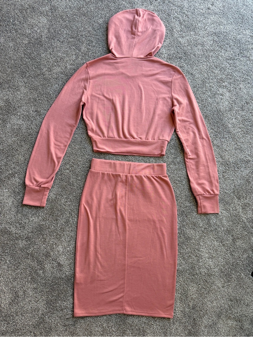 Lulu's Dusty Rose Gold Pink Cropped Hooded Sweatshirt & Midi Skirt Set Size XS - Picture 9 of 15